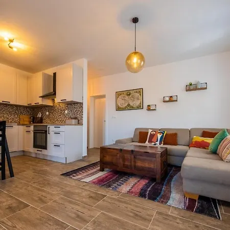 Apartment Paula Kastela